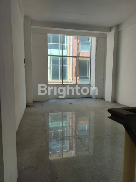 image RUKO 3.5 LANTAI DI JALAN KAYON, LOKASI STRATEGIS (4)