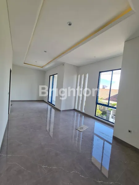 image RUMAH BARU 2LT, MANYAR KERTODI, TENGAH KOTA, ROW 3 JLN MBL (4)