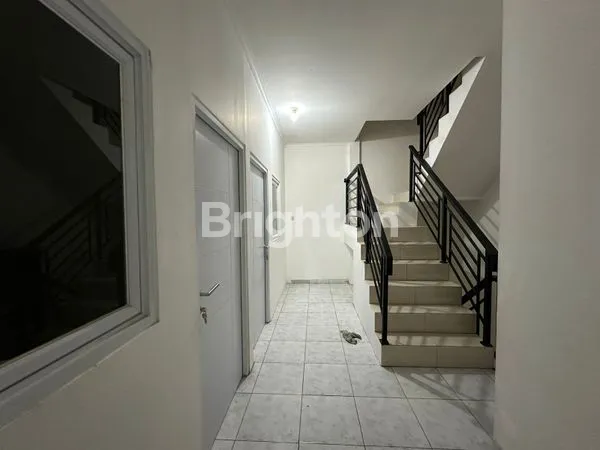 image RUMAH TERAWAT DAERAH TAMAN KOPO INDAH 3 (1)