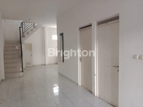 image RUMAH TERAWAT DAERAH TAMAN KOPO INDAH 3 (8)