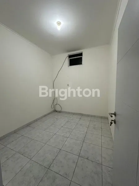 image RUMAH TERAWAT DAERAH TAMAN KOPO INDAH 3 (5)