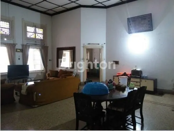 image RUMAH STRATEGIS PUSAT KOTA SELANGKAH KE RAYA DARMO SURABAYA (2)