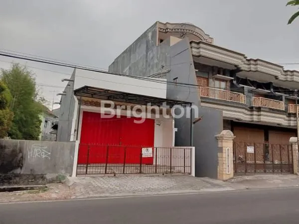 RUMAH DI PASAR BESAR, SANGAT STRATEGIS