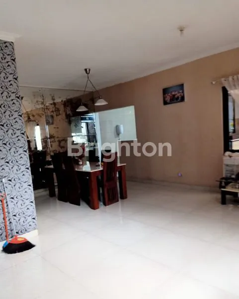 image RUMAH 2 LANTAI DI SEBERANG LIVING WORLD KOTA WISATA CIBUBUR (7)