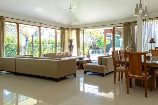 image VILLA 5BR FULLY FURNISHED LOCATED IN BADUNG, BALI (2)