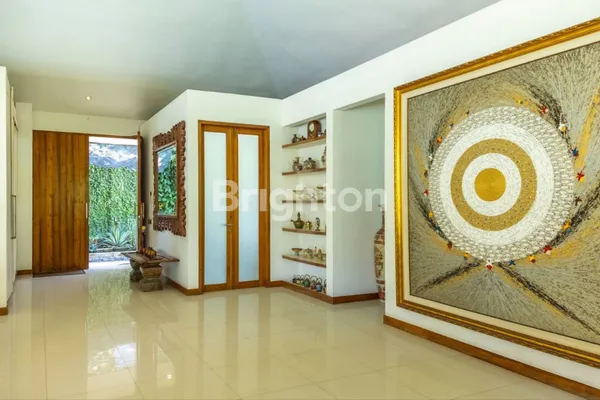 image VILLA 5BR FULLY FURNISHED LOCATED IN BADUNG, BALI (3)