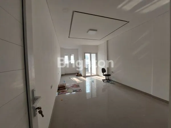 RUMAH BARU SIAP HUNI TOMANG GROGROL GROGOL PETAMBURAN JAKARTA BARAT