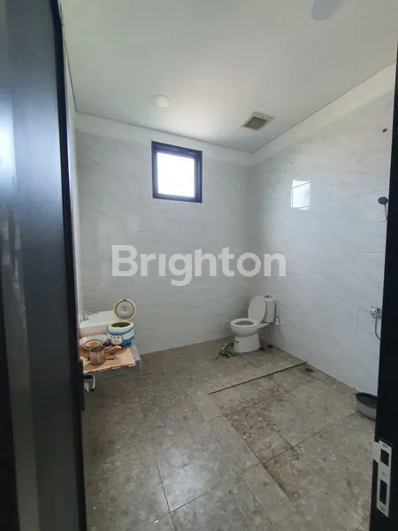 image RUMAH RENOV 2 LANTAI DI SUTOREJO SELATAN (7)