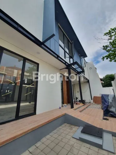 image RUMAH RENOV 2 LANTAI DI SUTOREJO SELATAN (2)