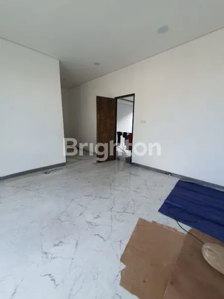 image RUMAH RENOV 2 LANTAI DI SUTOREJO SELATAN (4)