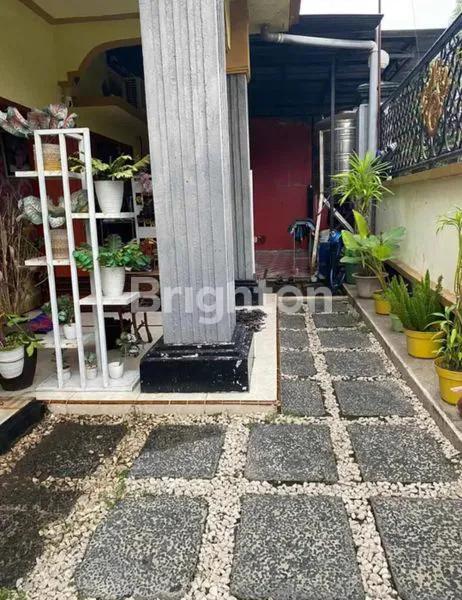 image RUMAH CANTIK DI TENGAH KOTA TULUNGAGUNG (2)