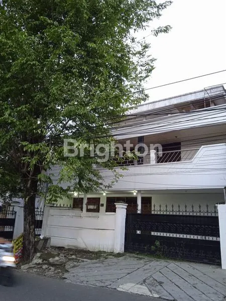 image RUMAH 3 LT SELANGKAH KE MAYJEN SUNGKONO SURABAYA (1)