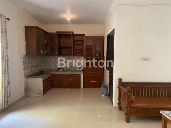 image RUMAH 2 LANTAI  SIAP HUNI WISATA BUKIT MAS DEKAT  DARI PTC, PAKUWON MALL, KAMPUS UNESA, RS NASIONAL HOSPITAL (4)