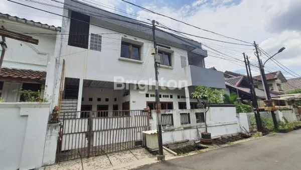 image RUMAH MEWAH DI BOULEVARD UTAMA PULO GADUNG (2)