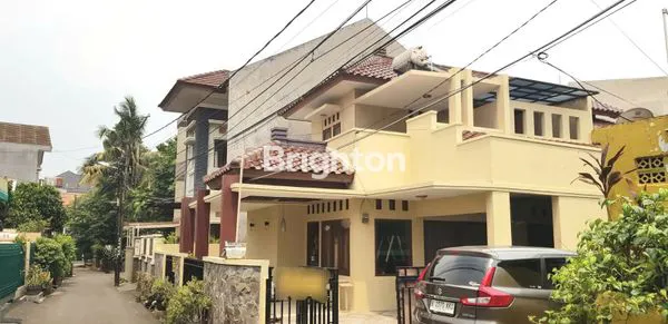 image RUMAH DI CAWANG JAKARTA TIMUR, MODERN DAN CANTIK (8)
