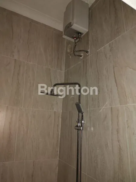 image RUMAH BAGUS SIAP HUNI DALAM CLUSTER ALAM SUTERA (7)