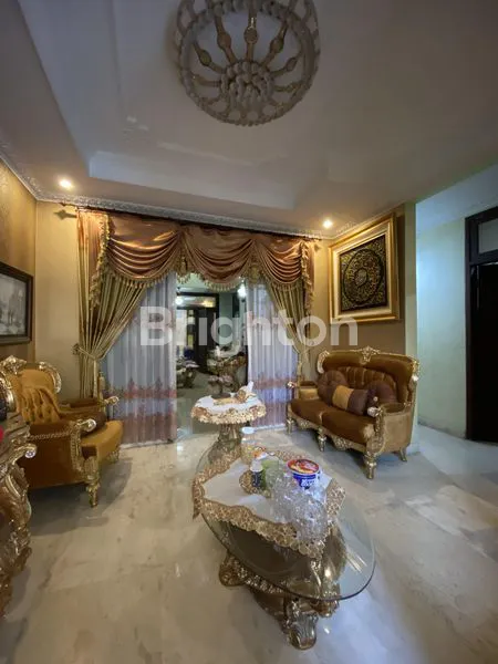 image THE GAYUNGSARI DEKET PINTU TOL, RAYA A YANI DAN TRANS ICON MALL (2)