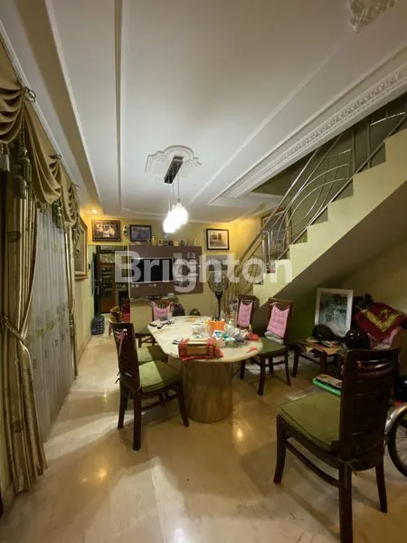 image THE GAYUNGSARI DEKET PINTU TOL, RAYA A YANI DAN TRANS ICON MALL (4)