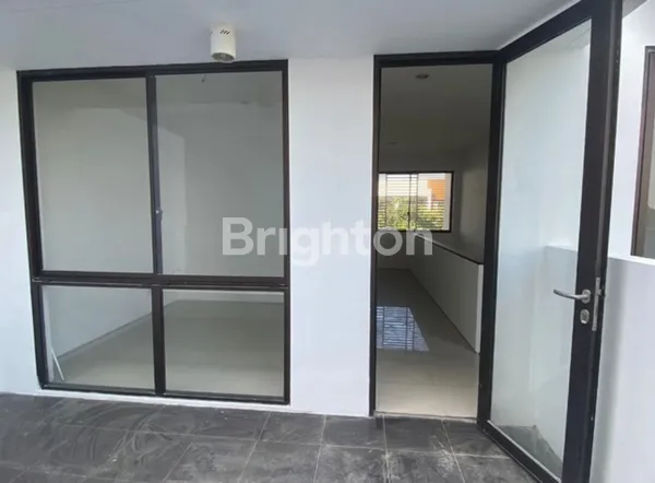 image RUMAH 2 LANTAI SIAP HUNI DI GRAHA NATURA, AKSES LANGSUNG RADIAL ROAD SURABAYA BARAT (7)