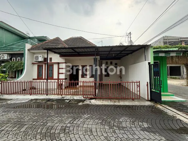 image RUMAH SIAP HUNI FULL FURNISH DI DALAM PERUMAHAN DEKAT JALAN D'TJOLOMADOE (1)