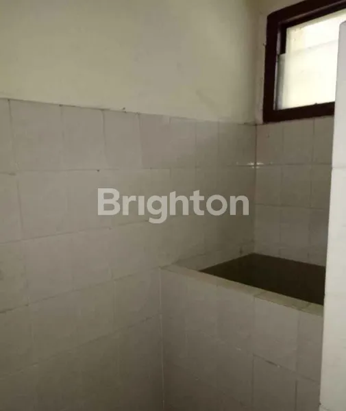 image RUMAH SECOND RUNGKUT ASRI LOKASI STRATEGIS DEKAT RAYA MERR (3)