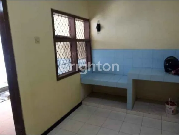 image RUMAH SECOND RUNGKUT ASRI LOKASI STRATEGIS DEKAT RAYA MERR (6)