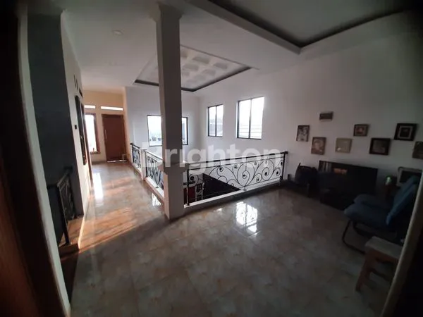 image RUMAH HOOK 2 LANTAI DI PERUMNAS 2  (6)