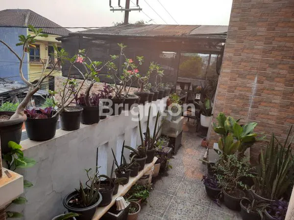 image RUMAH HOOK 2 LANTAI DI PERUMNAS 2  (8)