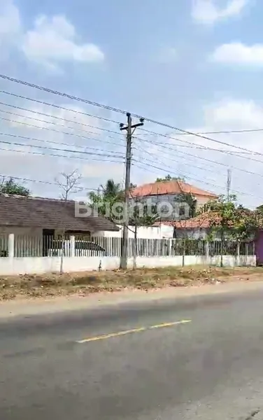 RUMAH DENGAN LAHAN LUAS “NGANTONG” DEKAT YIA