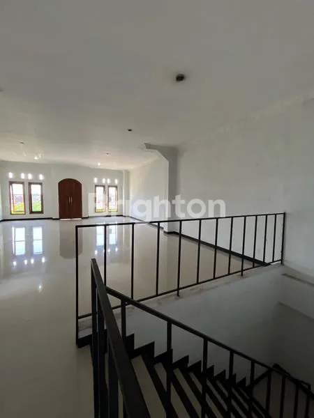 image RUKO 3 LANTAI STRATEGIS JALAN RAYA UTAMA SUMBER (6)