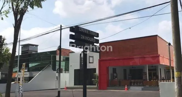 TEMPAT USAHA PUSAT KOTA SLAMET RIYADI