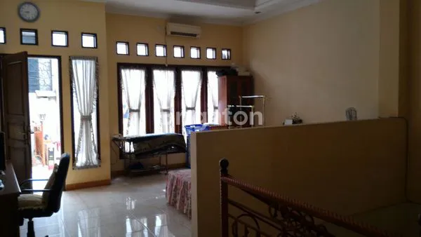 image JUAL RUMAH MEWAH 2,5 LANTAI DI RAWA BADAK UTARA (7)