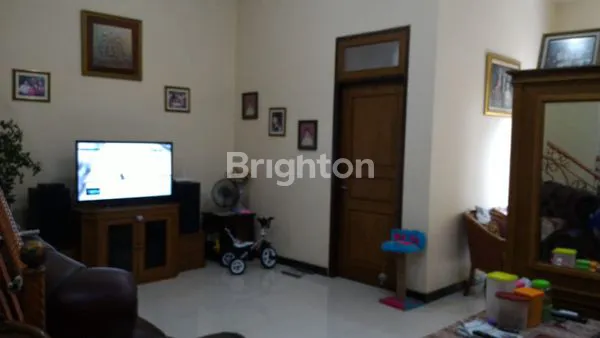 image JUAL RUMAH MEWAH 2,5 LANTAI DI RAWA BADAK UTARA (8)
