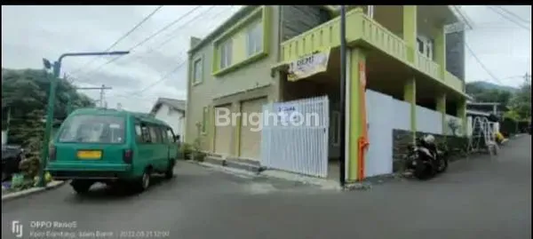 image RUMAH DUA LANTAI SIAP HUNI (3)