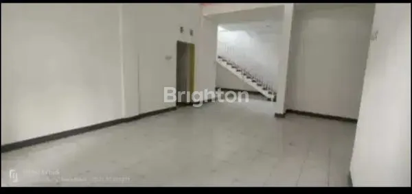 image RUMAH DUA LANTAI SIAP HUNI (6)