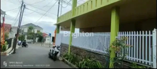 RUMAH DUA LANTAI SIAP HUNI