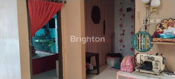 image RUMAH STRATEGIS DUKUH KUPANG TIMUR (3)