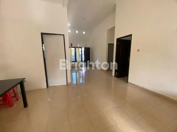 image RUMAH TERAWAT DEKAT STADION BATAKAN BALIKPAPAN SEMI FURNISHED (3)