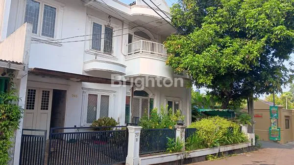 image RUMAH MEWAH DI PINGGIR JALAN RAYA REMPOA CIPUTAT TANGERANG SELATAN COCOK UNTUK HUNIAN (1)