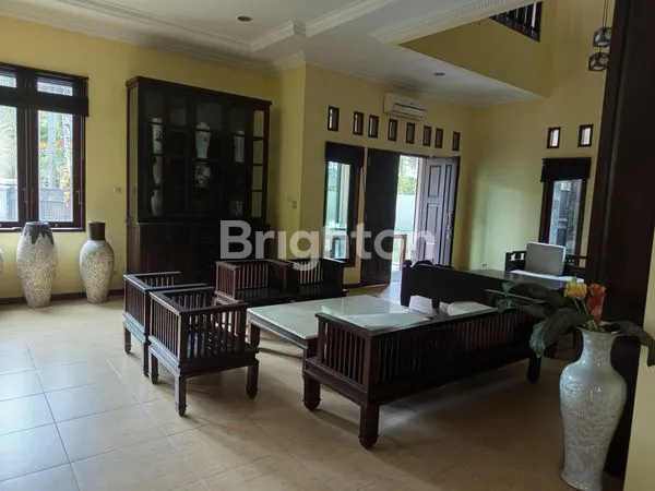 image RUMAH MEWAH DI PERUMAHAN WIKA BALIKPAPAN (2)