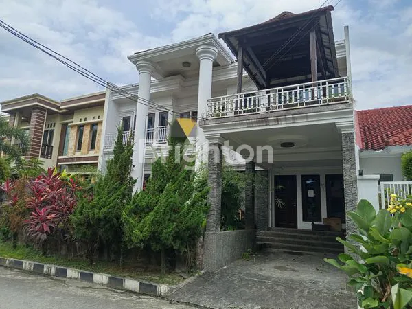 image RUMAH MEWAH DI PERUMAHAN WIKA BALIKPAPAN (1)