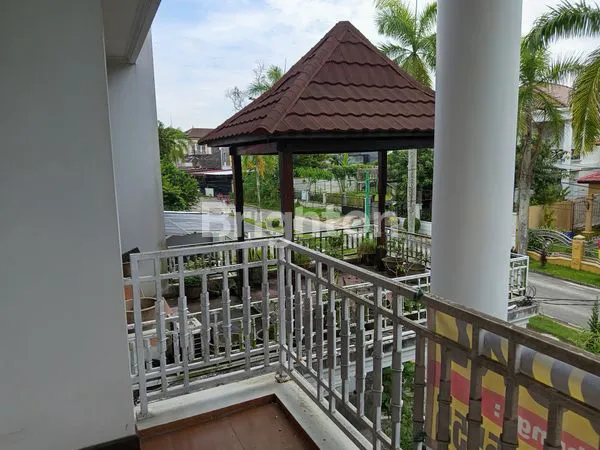 image RUMAH MEWAH DI PERUMAHAN WIKA BALIKPAPAN (3)