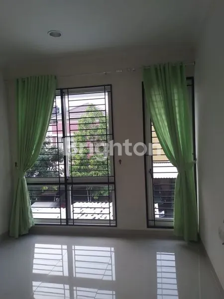 image  THOMSON GADING SERPONG TANGERANG (2)