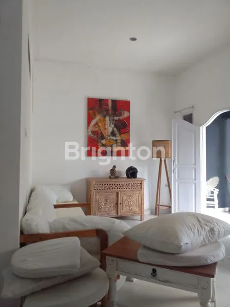 image RUMAH MODERN MINIMALIS 1 LANTAI BLONG KEKER JIMBARAN DESAIN ELEGAN SUASANA NYAMAN (3)