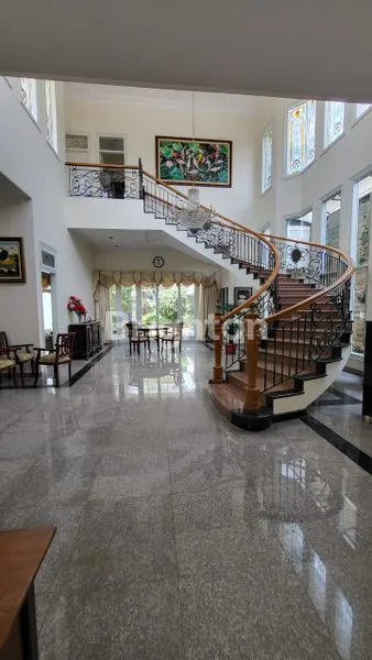 image RUMAH 2 LANTAI FURNISH SIAP HUNI JUAL ARAYA BLIMBING MALANG (2)