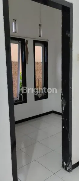 image RUMAH SIAP HUNI DENGAN KEAMANAN ONE GATE SYSTEM DI PERUMAHAN BANDULAN, KHUSUS KELUARGA  (2)