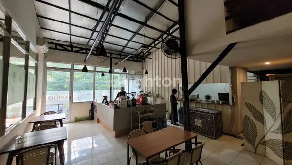 image TEMPAT USAHA RESTO ATAU COFFE SHOP SIAP PAKAI DEKAT KAMPUS UI DI LENTENG AGUNG JAKARTA SELATAN (4)