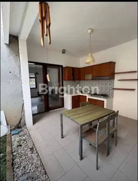image RUMAH CANTIK DUA LANTAI SIAP HUNI (6)