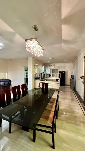 image RUMAH MEWAH AMERICAN STYLE TAMAN GOLF, CITRALAND (4)