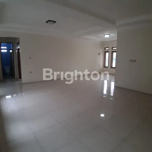 image RUMAH MEGAH SIAP HUNI DEKAT PINTU TOLL LIMO DEPOK (3)